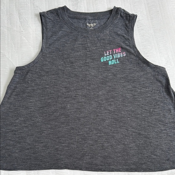 ❤️Old Navy Gray Muscle Tee with Relaxed Fit and Soft Fabric - Picture 1 of 3